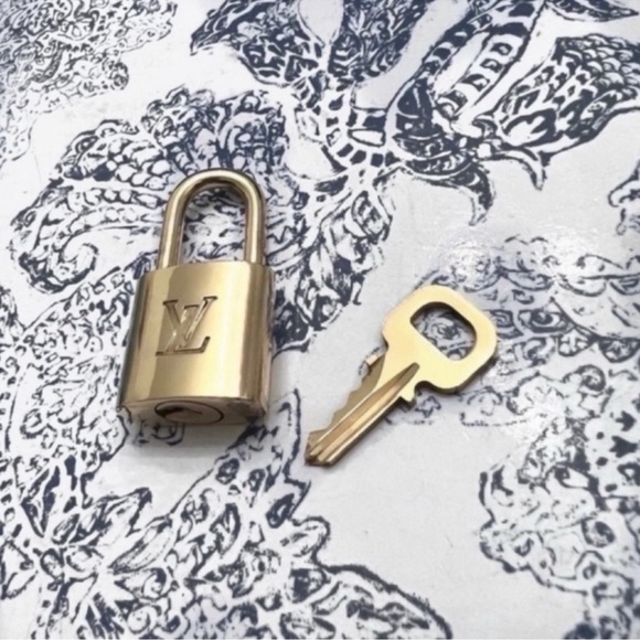Louis Vuitton LV 100% Authentic Lock and Key #331 - Picture 3 of 11